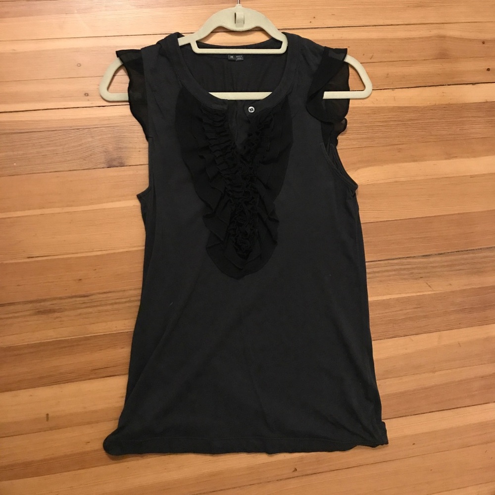 Theory black top! Comfortable and cute!