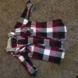 Polly & Esther hooded flannel top