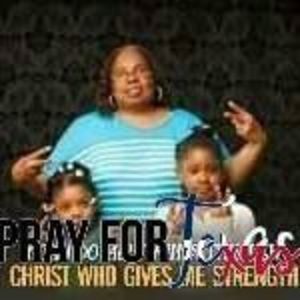 Meet your Posher, Mona