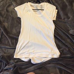 white fitted tshirt