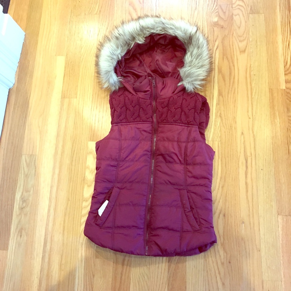 AÉROPOSTALE burgundy crochet and down vest