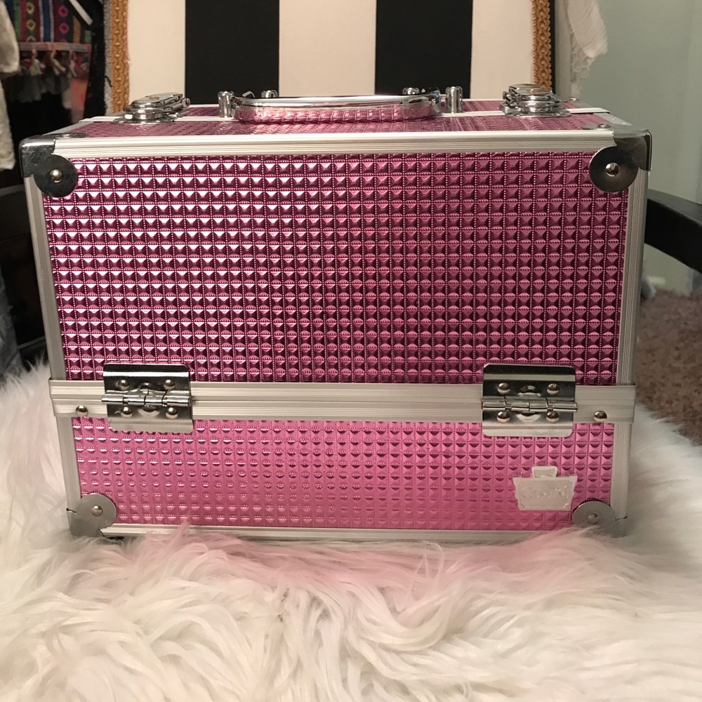 Make-up organizer