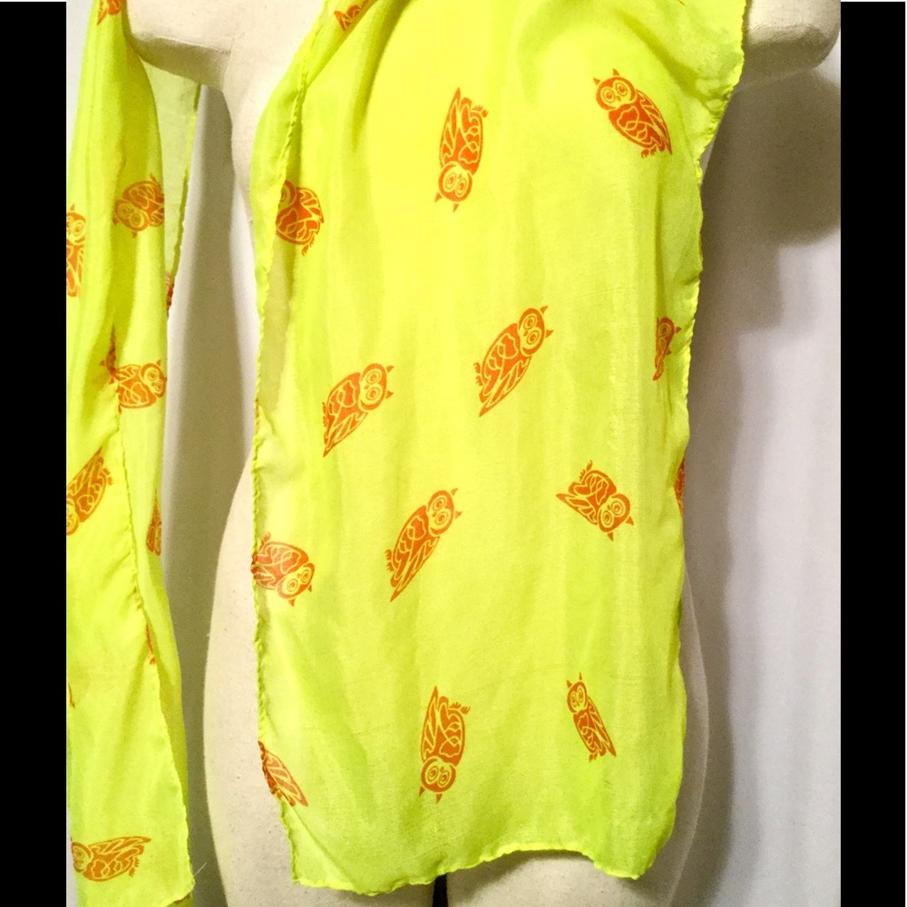 Yellow Orange Owl Fashion Neck Scarf NWOT - Picture 5 of 5