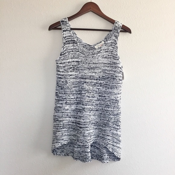 Two by Vince Camuto Top - Picture 3 of 4