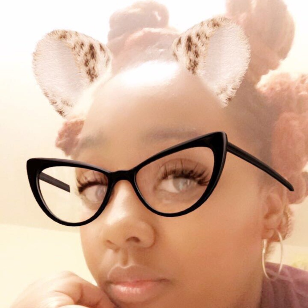 Meet your Posher, Iesha