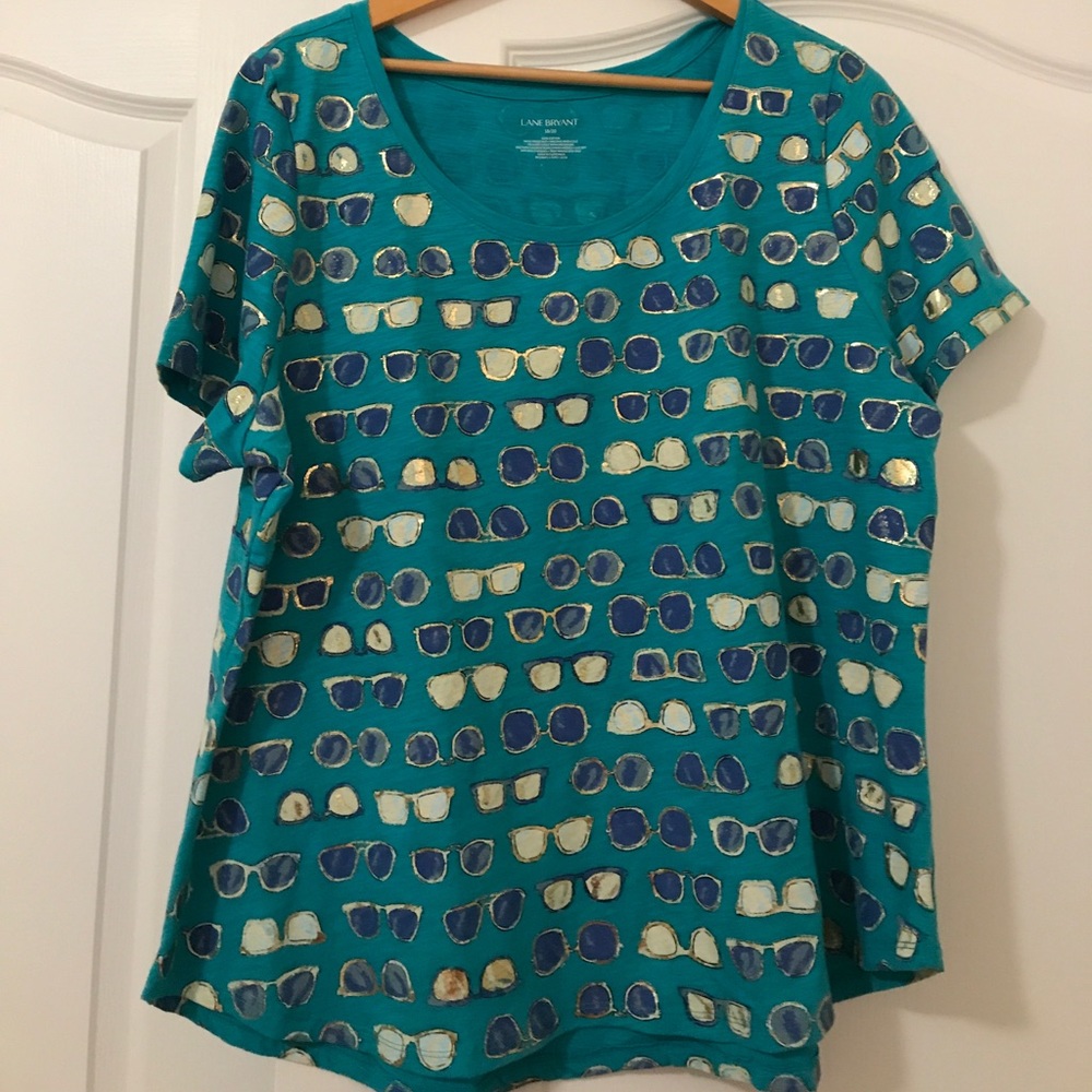 Teal tee with glasses design