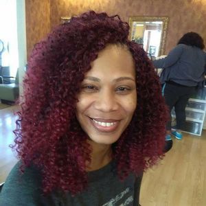 Meet your Posher, Aisha