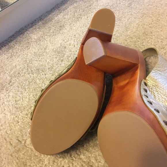 New sandals - Picture 4 of 4