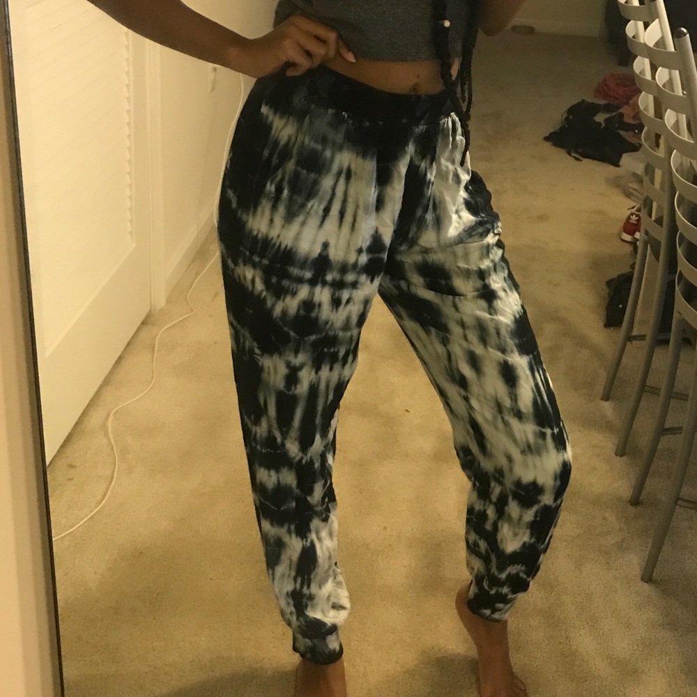 LIGHTNING HAREM PANTS 💙💙