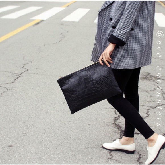 | 'ARIA' CROC EMBOSSED OVERSIZED CLUTCH | - Picture 2 of 7