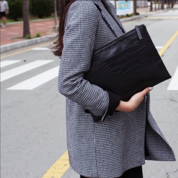 | 'ARIA' CROC EMBOSSED OVERSIZED CLUTCH | - Picture 4 of 7