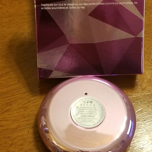 BECCA Lilac Geode, Pressed Powder - Picture 2 of 3