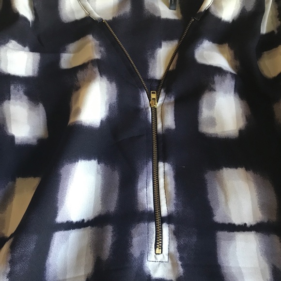 Zippered blouse - Picture 3 of 6