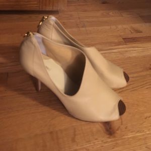 Max studio leather open toe heels