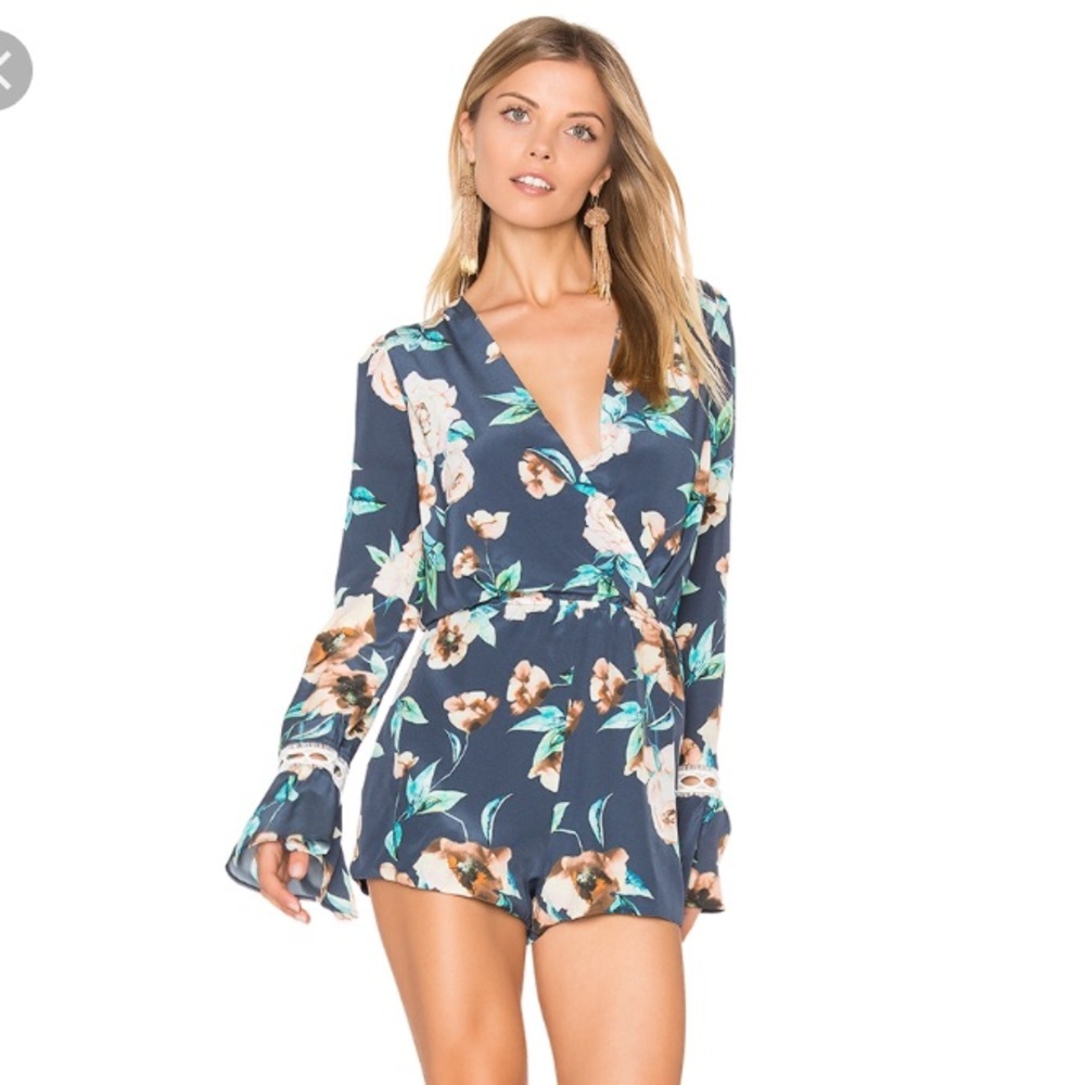 NWT Stone Cold Fox navy floral romped - 2 Medium