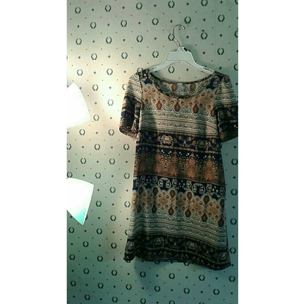 Patterned Dress - Picture 2 of 4