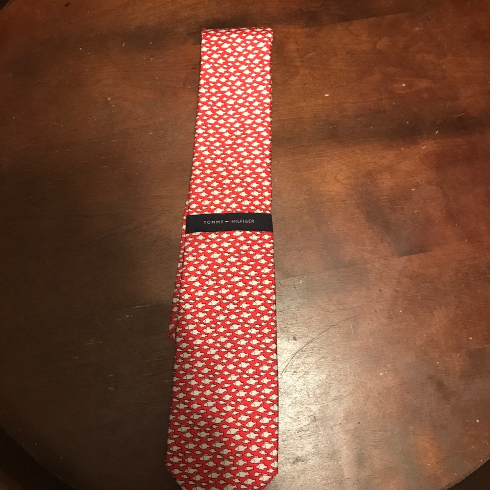 Red tie w/ fish design