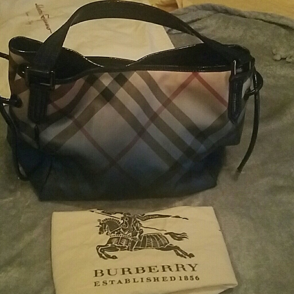 Burberry Blue Signature