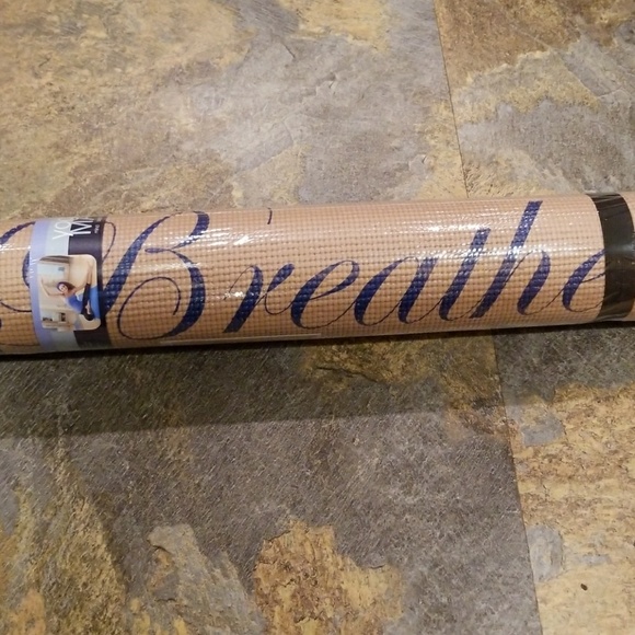 "Breathe" Yoga Mat NWT - Picture 3 of 4