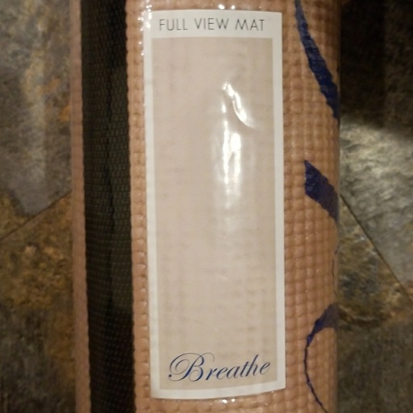 "Breathe" Yoga Mat NWT - Picture 4 of 4