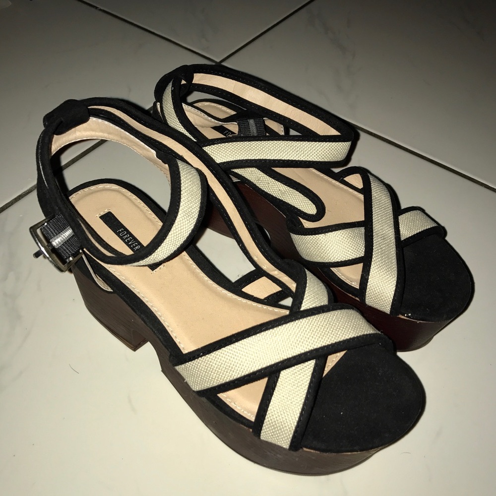 STRAPPY PLATFORM SANDALS