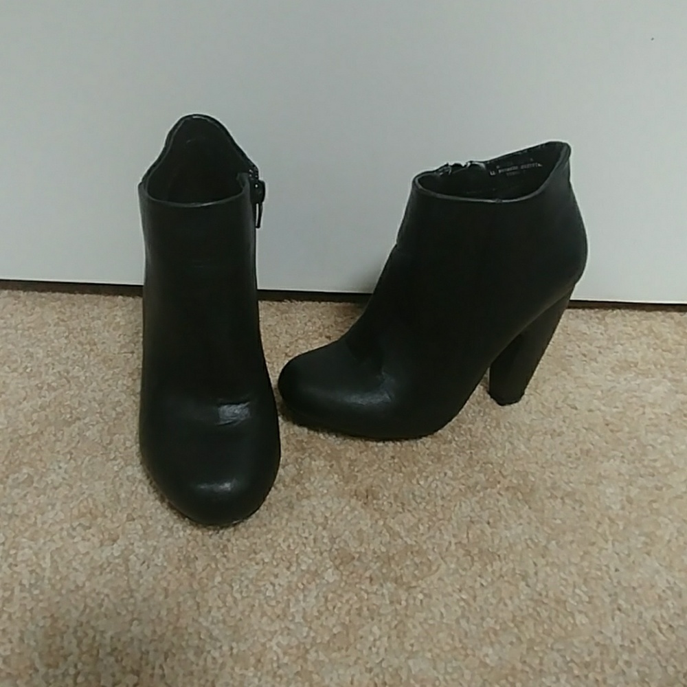 FINAL PRICE DROP! Barely Used Black Boots