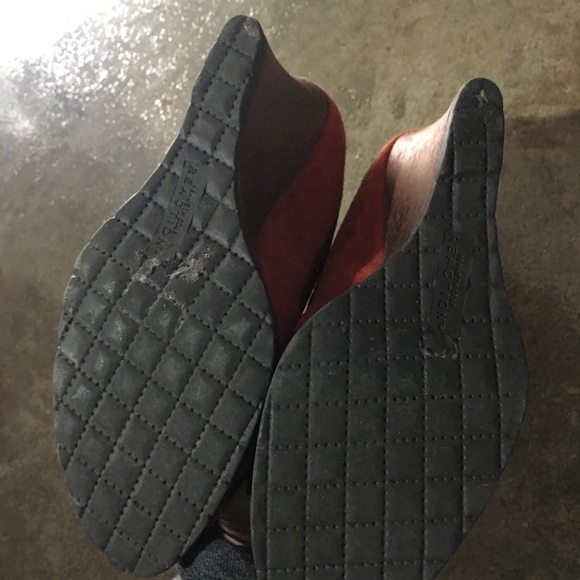 Used shoes - Picture 2 of 3