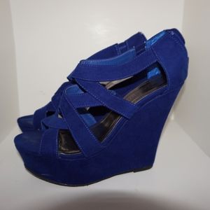 STEVE MADDEN Blue Platform Wedges