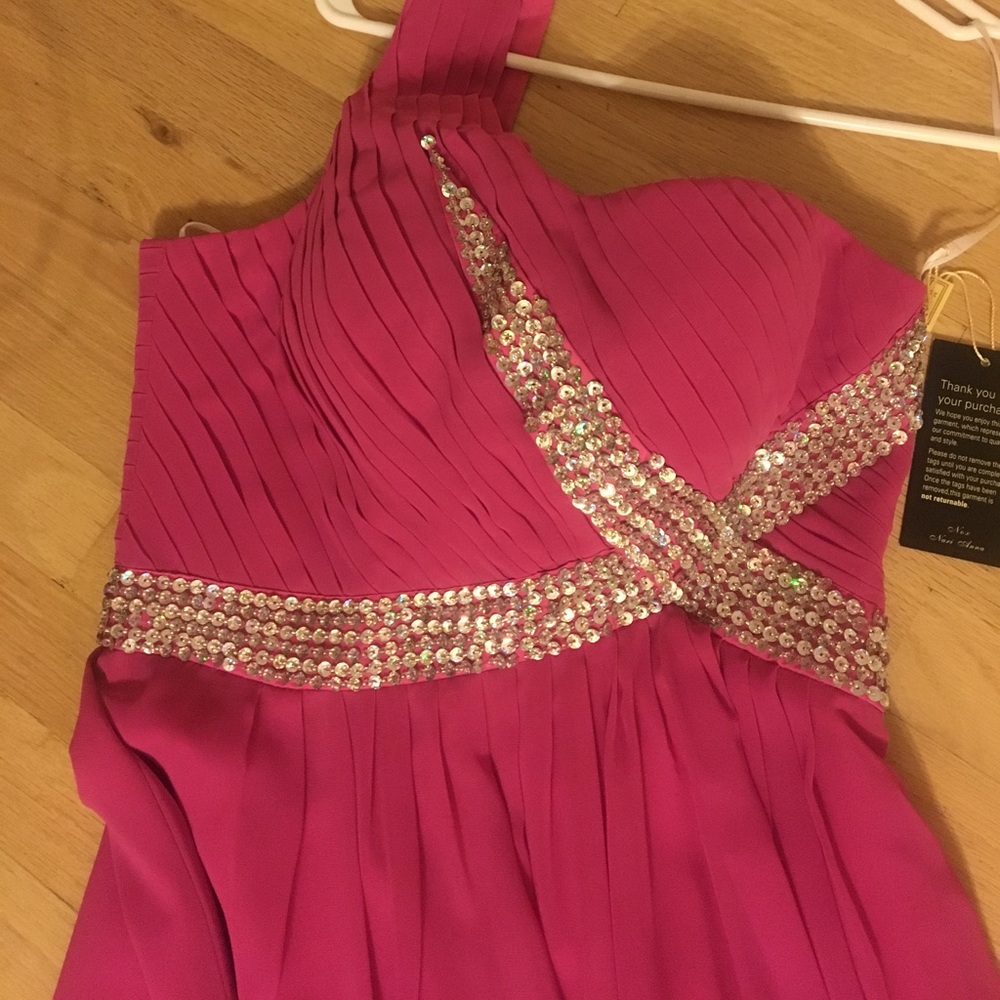 Brand new wedding/prom floor length dress