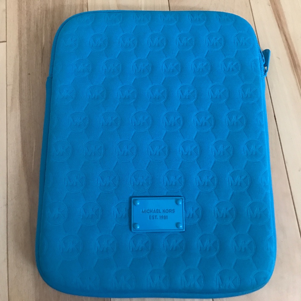 iPad accessory bundle - Picture 3 of 3