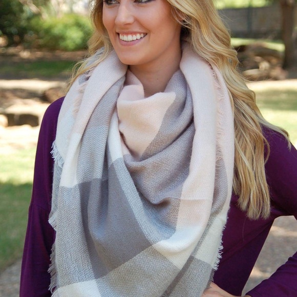 Blush / grey plaid blanket scarf - Picture 5 of 6