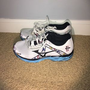 Wave inspire 10 mizuno sneakers