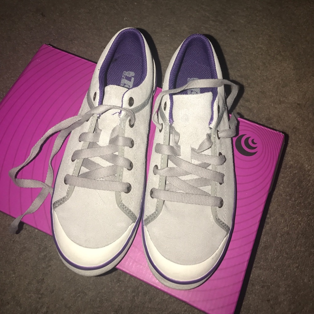 New women gym shoes