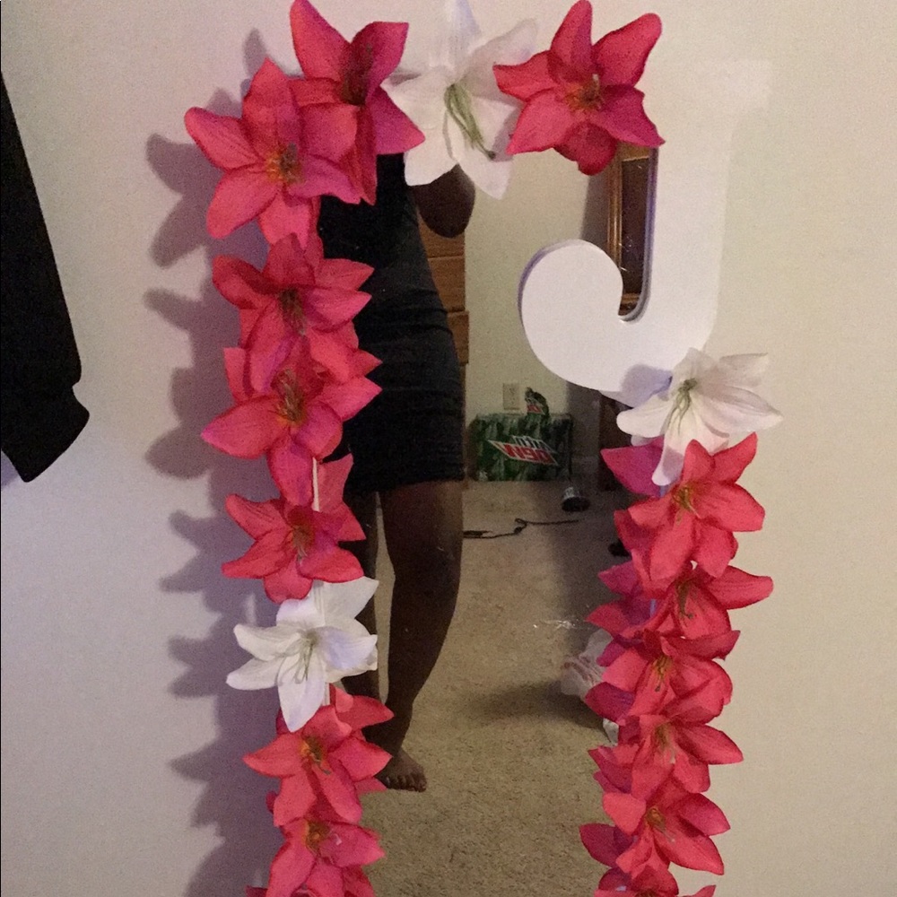 CUSTOM MIRRORS