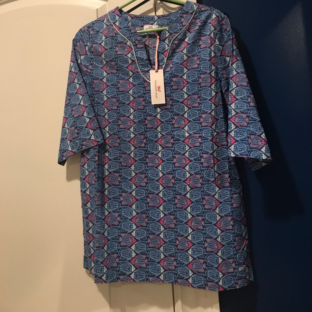 Vineyard vines shirt kids XL