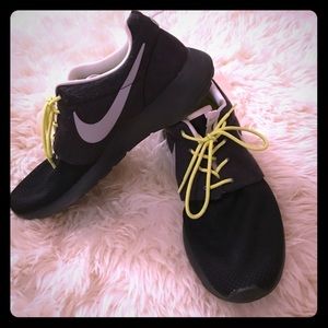 Custom Nike Roshes