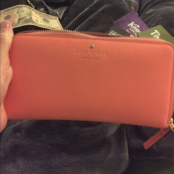 Kate spade peach colored wallet - Picture 2 of 4
