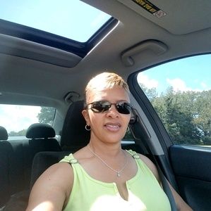 Meet your Posher, Crystal