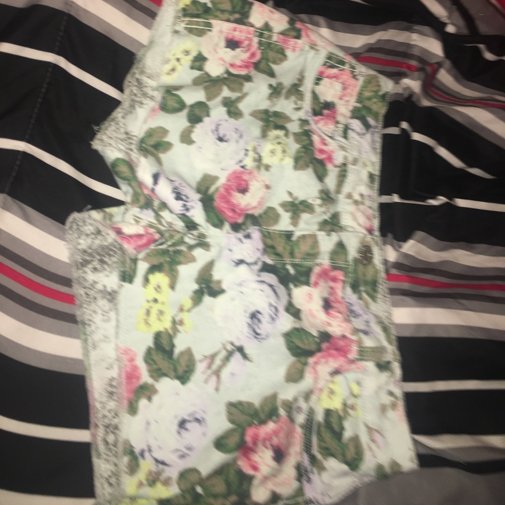 Shorts - Picture 2 of 2