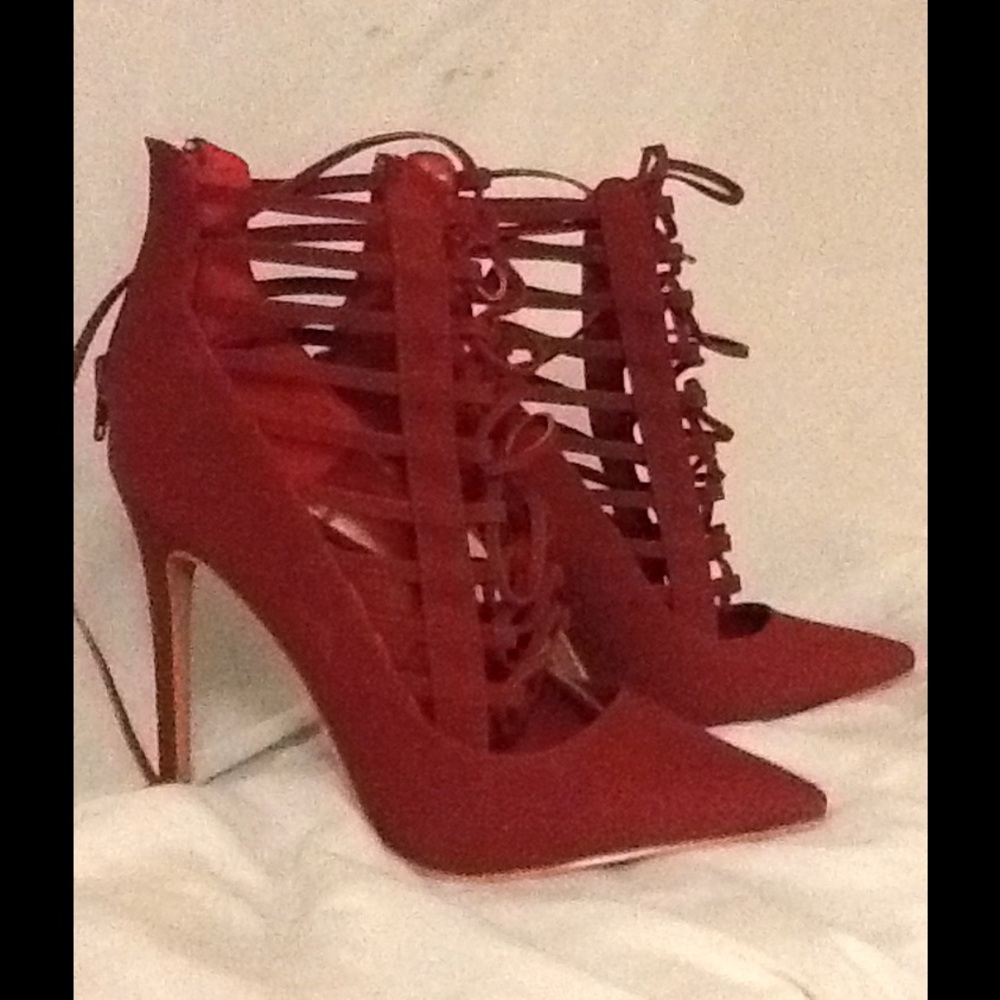 LACE UP HEELS