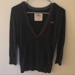 M navy deep v-neck Hollister 3/4 sleeve sweater