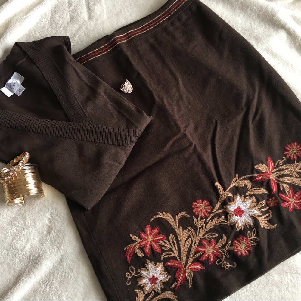 hp!๐น{ANN TAYLOR} Floral Embroidered Wool Skirt - Picture 3 of 8