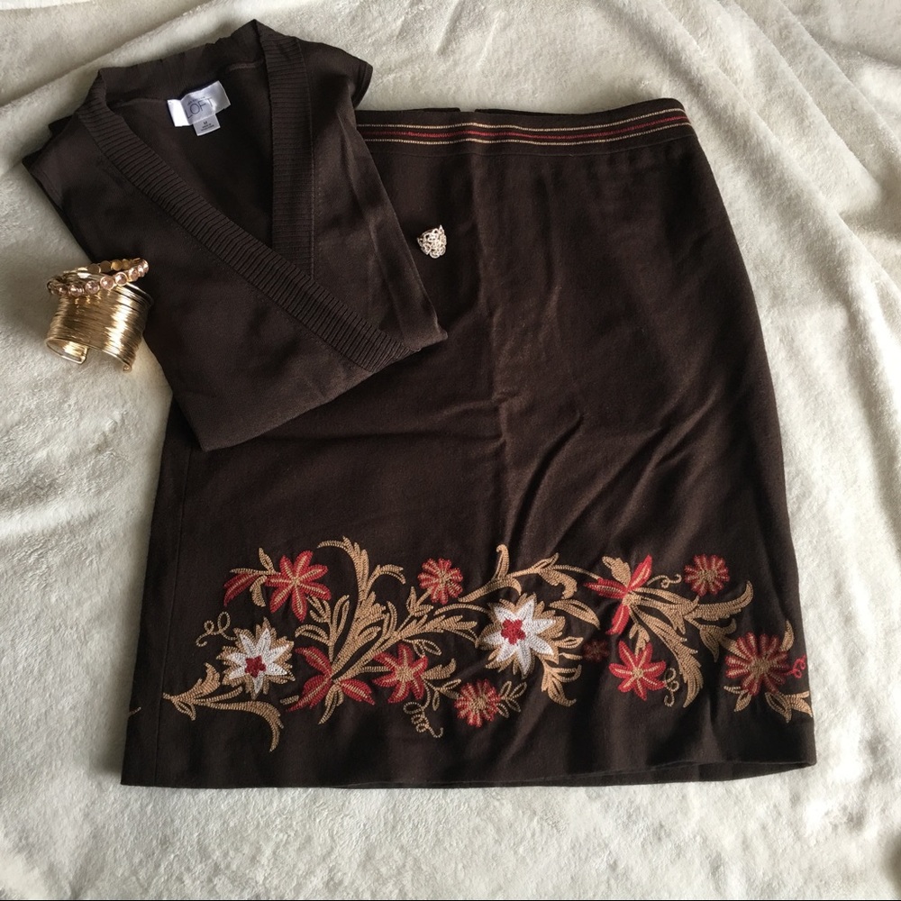 hp!๐น{ANN TAYLOR} Floral Embroidered Wool Skirt - Picture 1 of 8