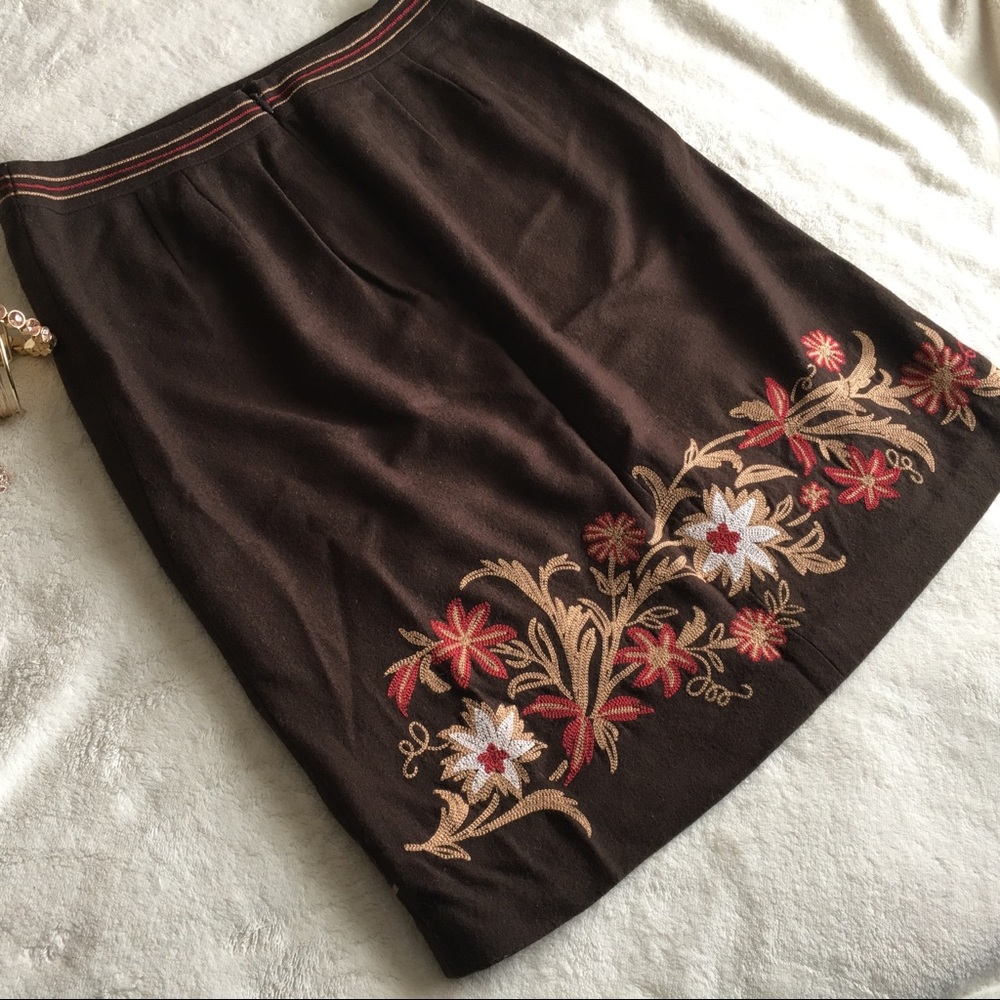 hp!๐น{ANN TAYLOR} Floral Embroidered Wool Skirt - Picture 6 of 8