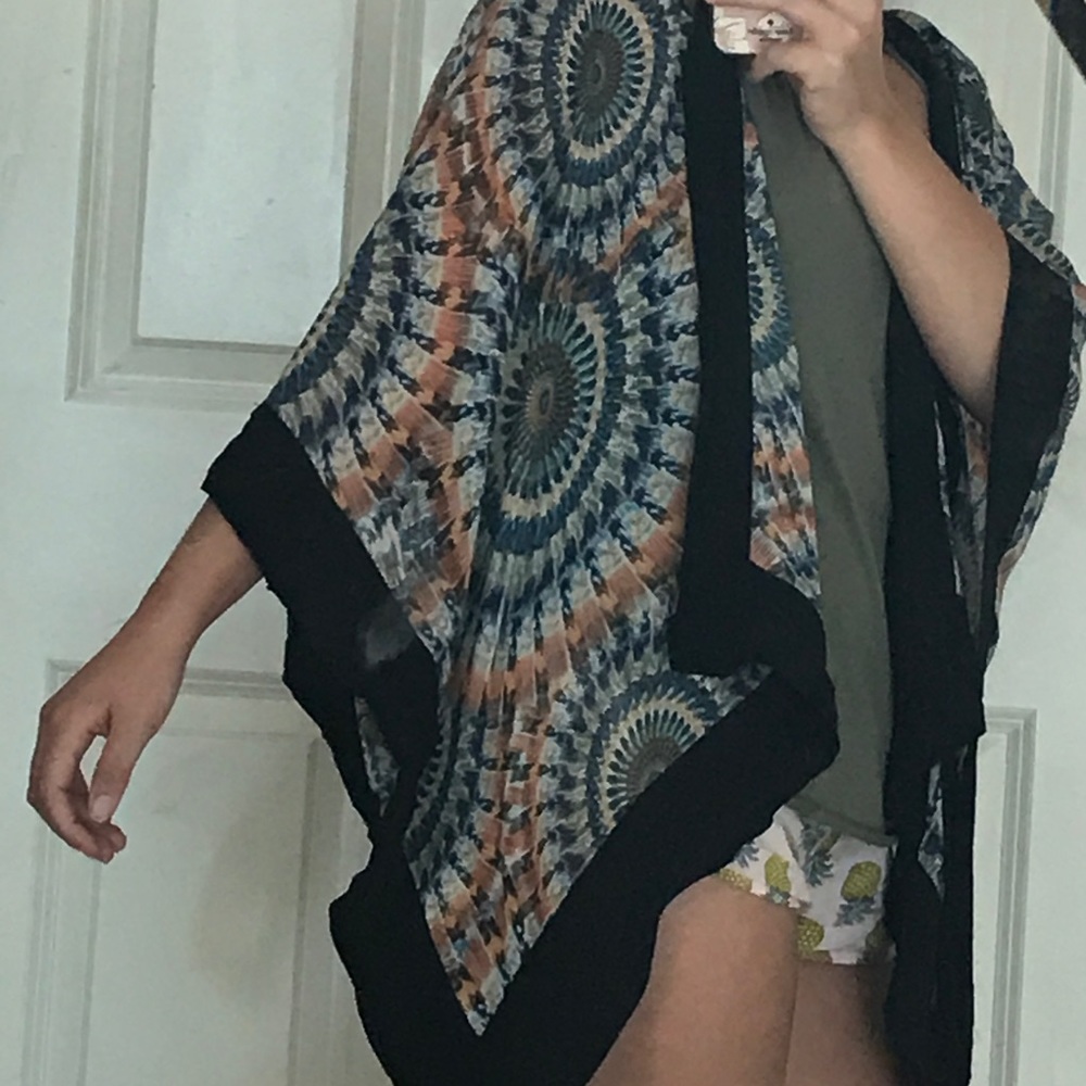 Colorful kimono - Picture 2 of 4