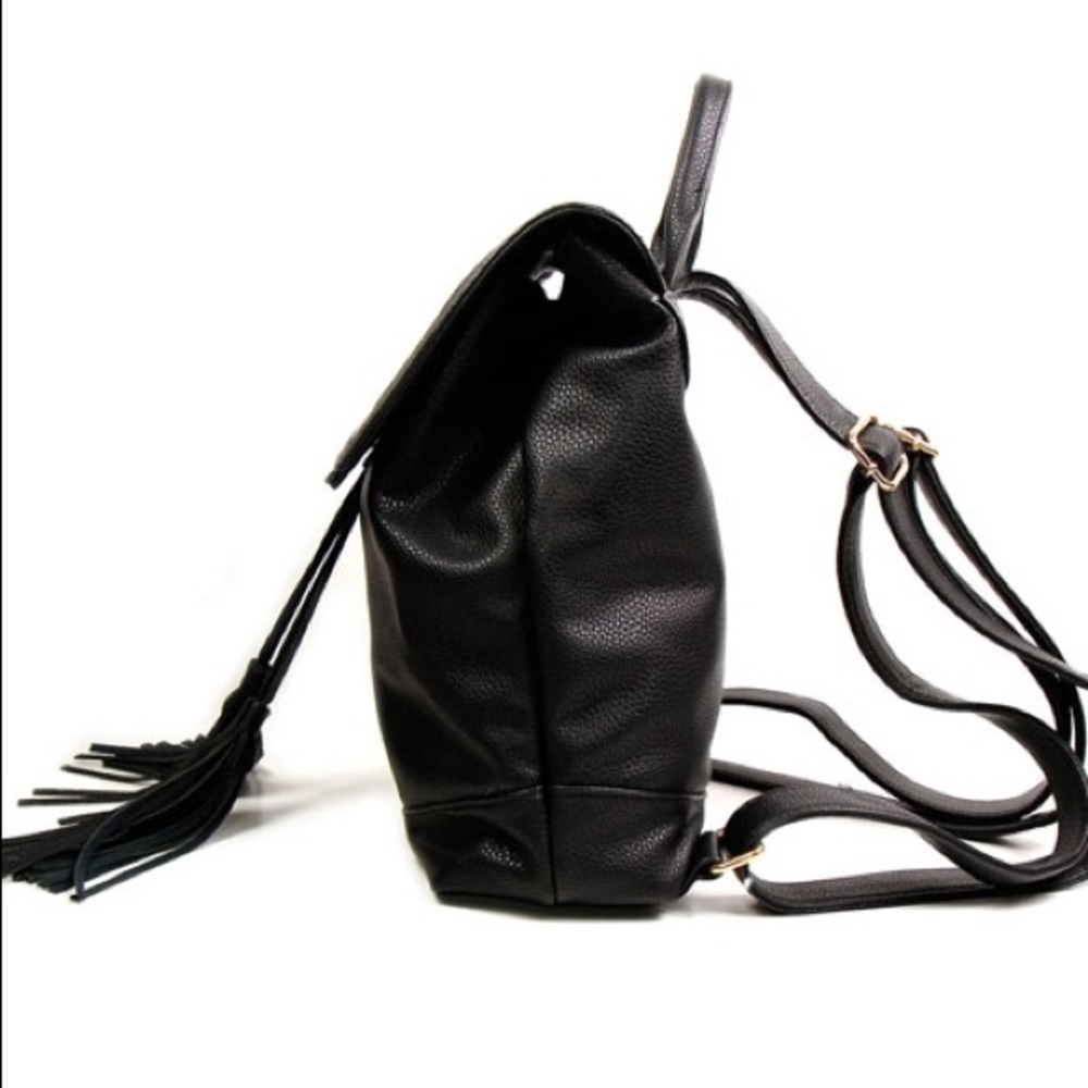 Chic Black Tassel Backpack - Picture 3 of 3