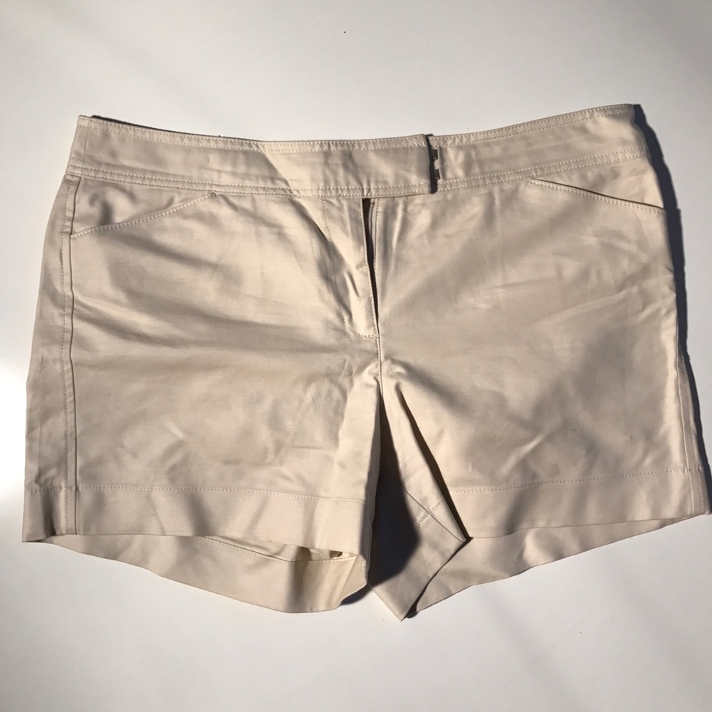 🔘 Ann Taylor Signature Shorts Size 14