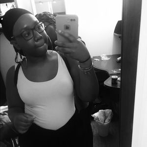 Meet your Posher, Kayla