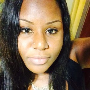 Meet your Posher, Shaina