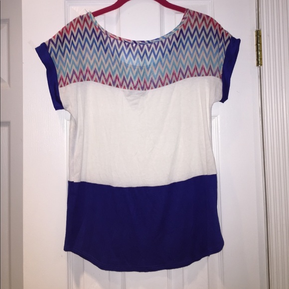 Cute multi colored woman's top - Picture 2 of 3